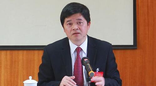 廖應(yīng)燦簡歷：廣西農(nóng)村投資集團董事長廖應(yīng)燦，曾任廣西投資集團黨委副書記、靈山縣委書記