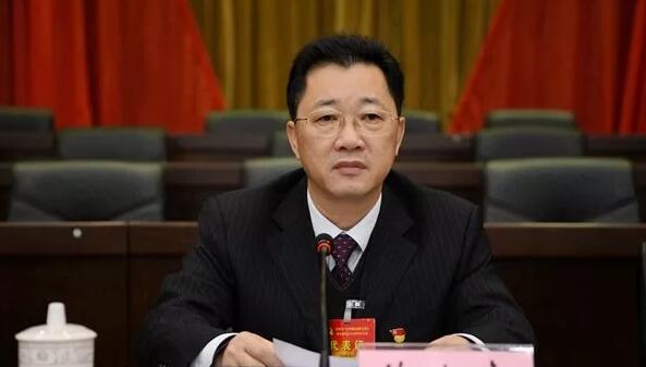 藍啟章簡歷：河池市政協(xié)副主席藍啟章，曾任河池市政府副秘書長、羅城縣委書記、都安縣長